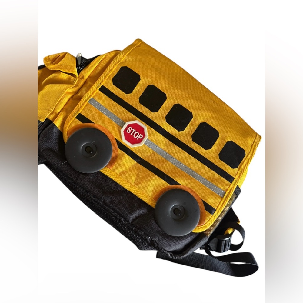 Bus backpack of kids